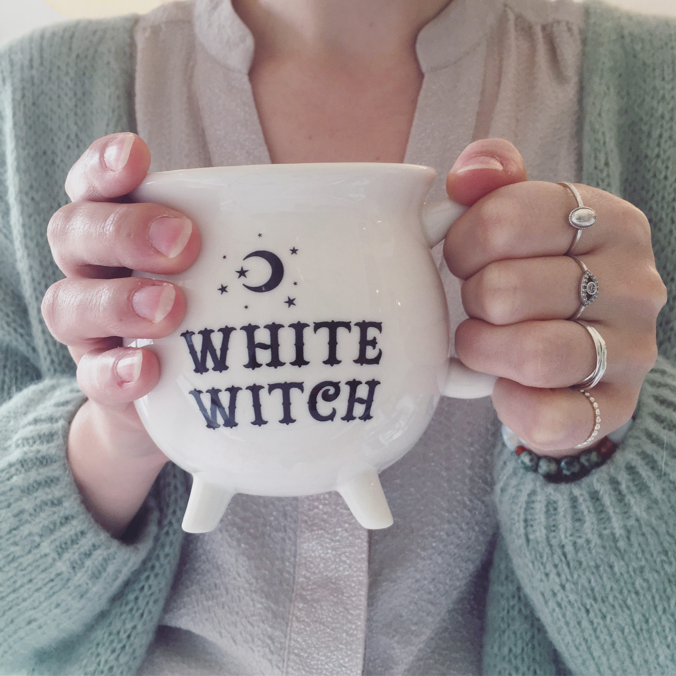 tasse mug chaudron thé café teatime sorcière blanche witch witchy lyon happy sisyphe boutique concept store holistique ésotérique magique