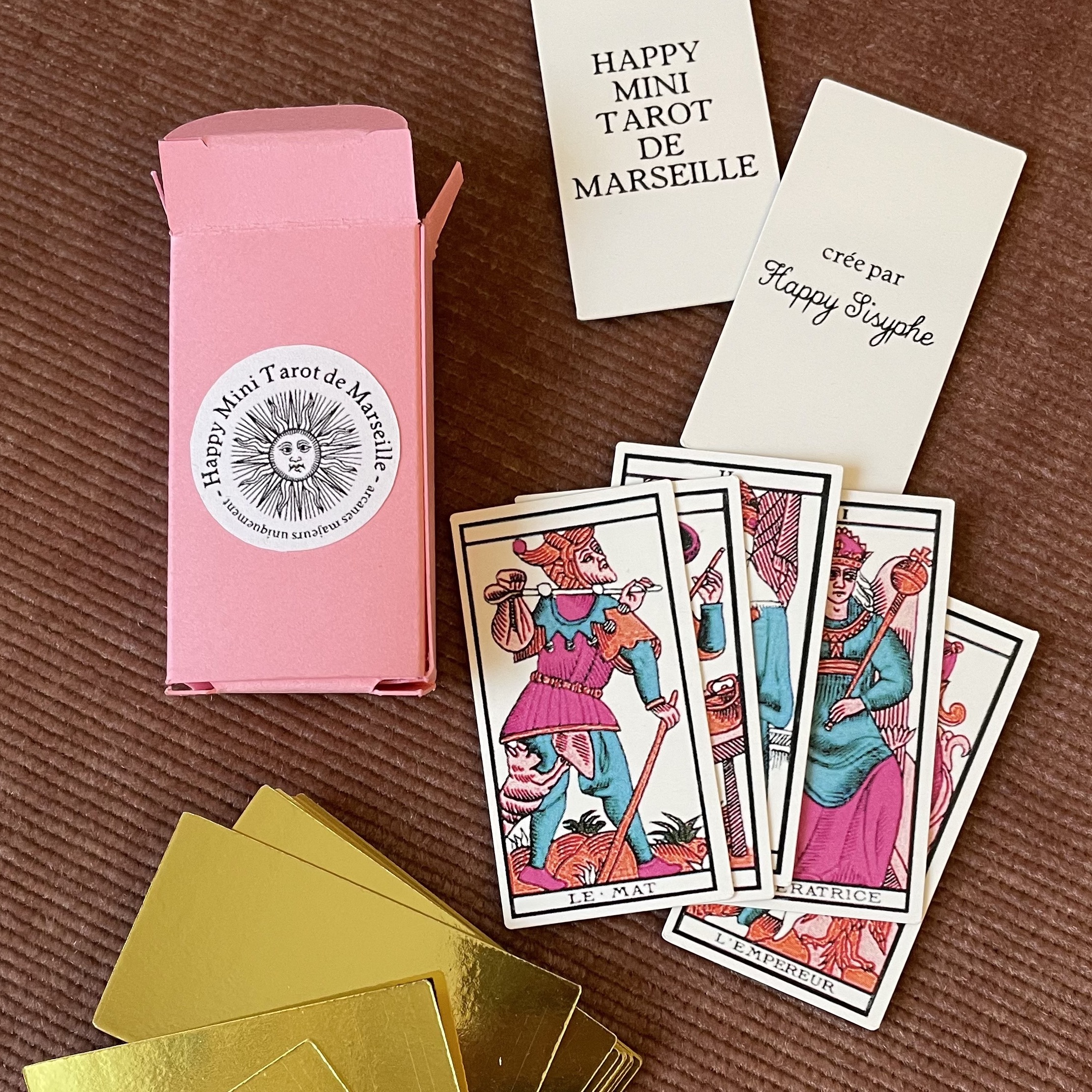 happy sisyphe lyon tarot oracle sorciere tirage marseille rider waite cartomancie zapatrax aurelie zapata lyon lyonnaise illustratrice tattoo tatouage du crepuscule crépuscule fait main édition limitée boutique concept store créatrice createur créatif le tarot oracle mini poche imprimé à lyon découpé sur mesure atelier à emporter partout